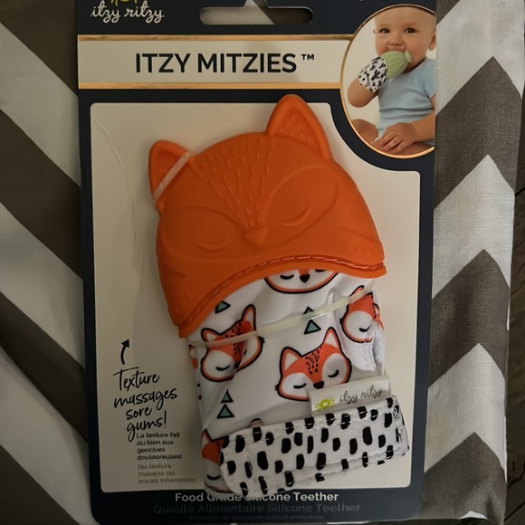 ⭐️ Itzy Ritzy Bundle w/ Teether ⭐️ - Picture 2 of 7